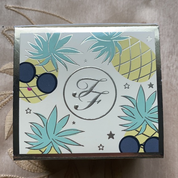 Too Faced pineapple glow moisturizing mask NEW! - Picture 3 of 4